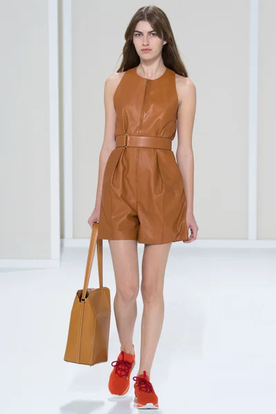 Look 38